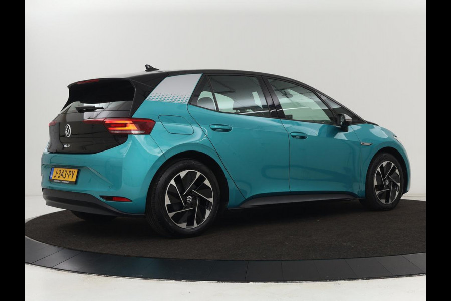 Volkswagen ID.3 First 58 kWh | Stoel & stuurverwarming | Adaptive cruise | Camera | Carplay | Navigatie | Full LED | Parkeerhulp | 18" lichtmetalen velgen