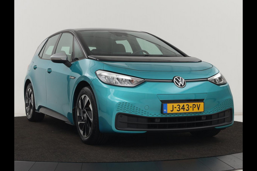 Volkswagen ID.3 First 58 kWh | Stoel & stuurverwarming | Adaptive cruise | Camera | Carplay | Navigatie | Full LED | Parkeerhulp | 18" lichtmetalen velgen