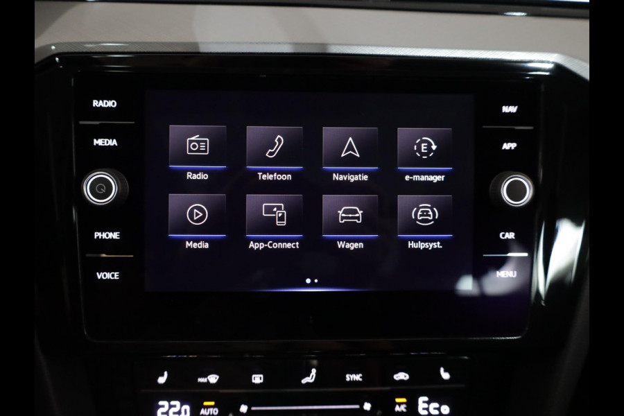 Volkswagen Passat 1.4 TSI PHEV GTE Business 218 pk Automaat (DSG) | Navigatie | Panoramadak | Parkeersensoren (Park assist) | Matrix LED koplampen | Stoelverwarming |