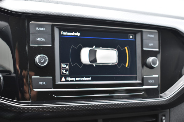 Volkswagen T-Cross 1.0 TSI Life Automaat Stoelverwarming Parkeersensoren.
