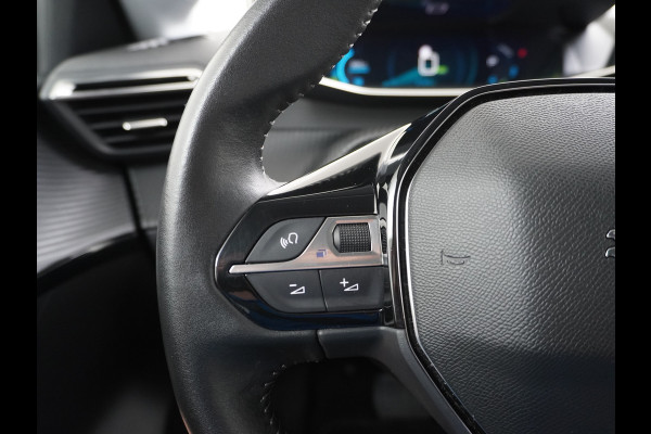 Peugeot e-208 EV Active 50kWh Automaat Apple Carplay Android Auto Navi Ecc 360°Camera Cruise Control Stoelverwarming Pdc DAB+ Keyless Privacy Glas Led Isofix Regen-Lichtsensor Rijstrooksensor Verkeersbord detectie