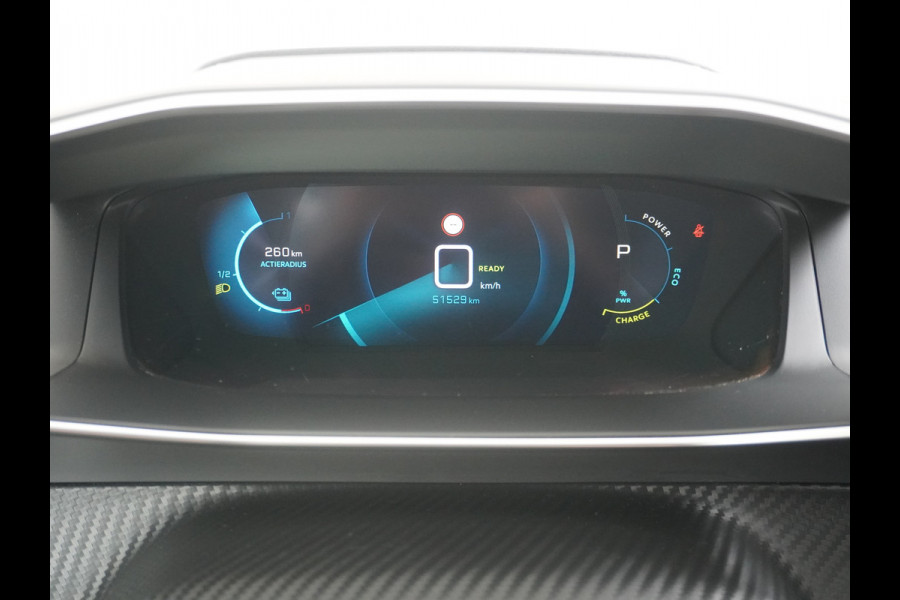 Peugeot e-208 EV Active 50kWh Automaat Apple Carplay Android Auto Navi Ecc 360°Camera Cruise Control Stoelverwarming Pdc DAB+ Keyless Privacy Glas Led Isofix Regen-Lichtsensor Rijstrooksensor Verkeersbord detectie