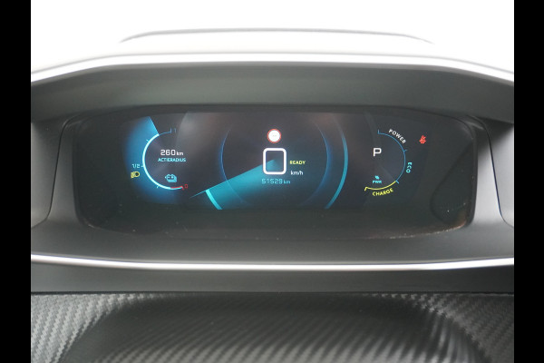 Peugeot e-208 EV Active 50kWh Automaat Apple Carplay Android Auto Navi Ecc 360°Camera Cruise Control Stoelverwarming Pdc DAB+ Keyless Privacy Glas Led Isofix Regen-Lichtsensor Rijstrooksensor Verkeersbord detectie
