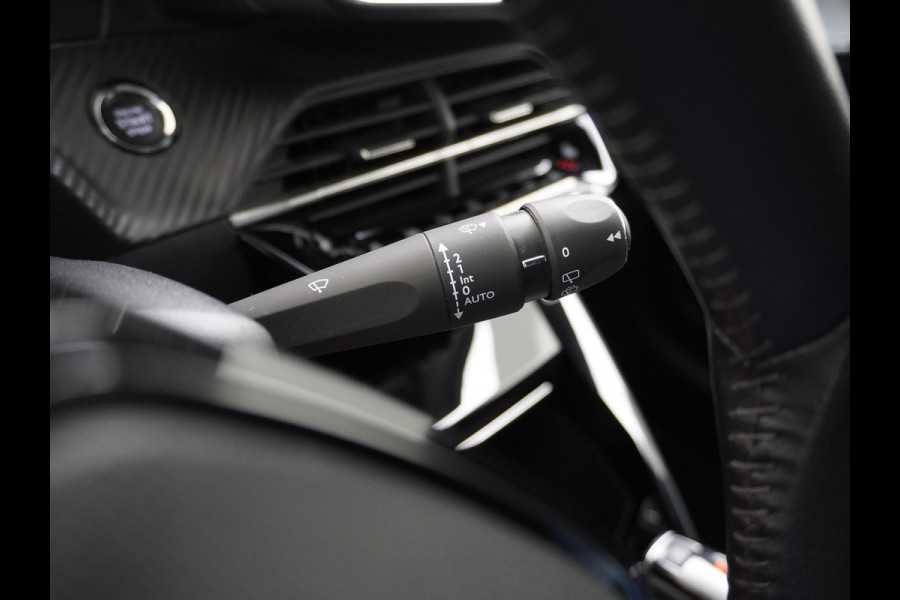 Peugeot e-208 EV Active 50kWh Automaat Apple Carplay Android Auto Navi Ecc 360°Camera Cruise Control Stoelverwarming Pdc DAB+ Keyless Privacy Glas Led Isofix Regen-Lichtsensor Rijstrooksensor Verkeersbord detectie