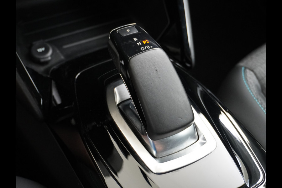 Peugeot e-208 EV Active 50kWh Automaat Apple Carplay Android Auto Navi Ecc 360°Camera Cruise Control Stoelverwarming Pdc DAB+ Keyless Privacy Glas Led Isofix Regen-Lichtsensor Rijstrooksensor Verkeersbord detectie