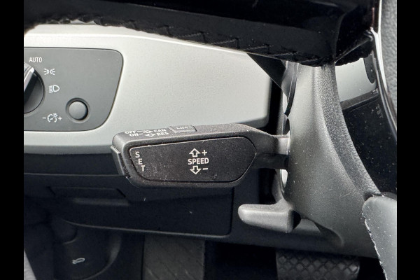 Audi A4 Limousine 35 TFSI S-Line | Navigatie | Digitale Dashboard | Matrix LED | DAB |