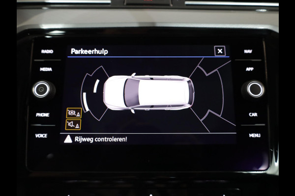 Volkswagen Passat 1.4 TSI PHEV GTE Business 218 pk Automaat (DSG) | Navigatie | Panoramadak | Parkeersensoren (Park assist) | Matrix LED koplampen | Stoelverwarming |