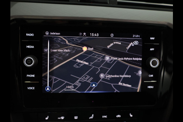 Volkswagen Passat 1.4 TSI PHEV GTE Business 218 pk Automaat (DSG) | Navigatie | Panoramadak | Parkeersensoren (Park assist) | Matrix LED koplampen | Stoelverwarming |