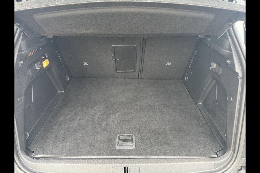 Peugeot 3008 1.6 HYbrid 300 Allure PHEV | 4x4 | Trekhaak | Nappa leder | Stoelverwarming | Achteruitrijcamera | Navigatie