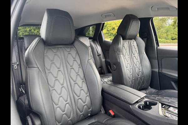 Peugeot 3008 1.6 HYbrid 300 Allure PHEV | 4x4 | Trekhaak | Nappa leder | Stoelverwarming | Achteruitrijcamera | Navigatie