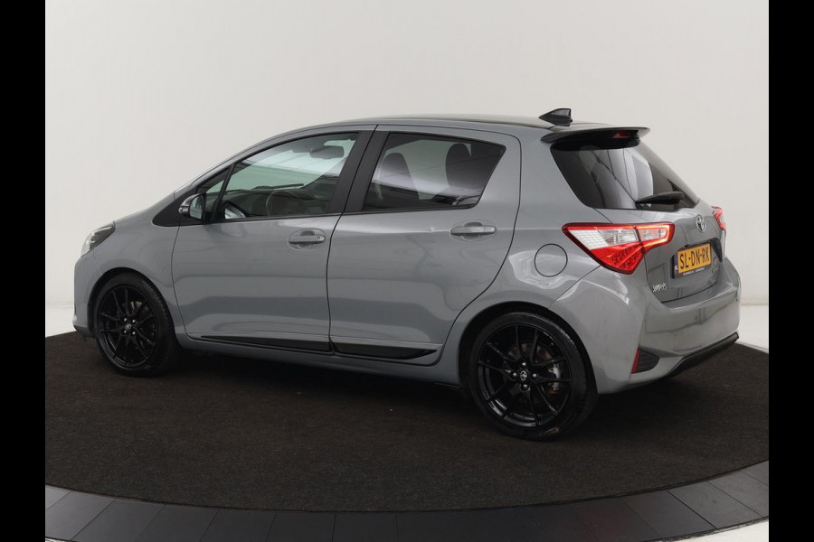 Toyota Yaris 1.5 Hybrid GR Sport | Sportstoelen | Leder/Alcantara | Camera | Climate control | Cruise control | Getint glas | Bluetooth