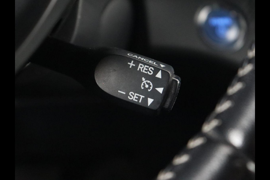 Toyota Yaris 1.5 Hybrid GR Sport | Sportstoelen | Leder/Alcantara | Camera | Climate control | Cruise control | Getint glas | Bluetooth
