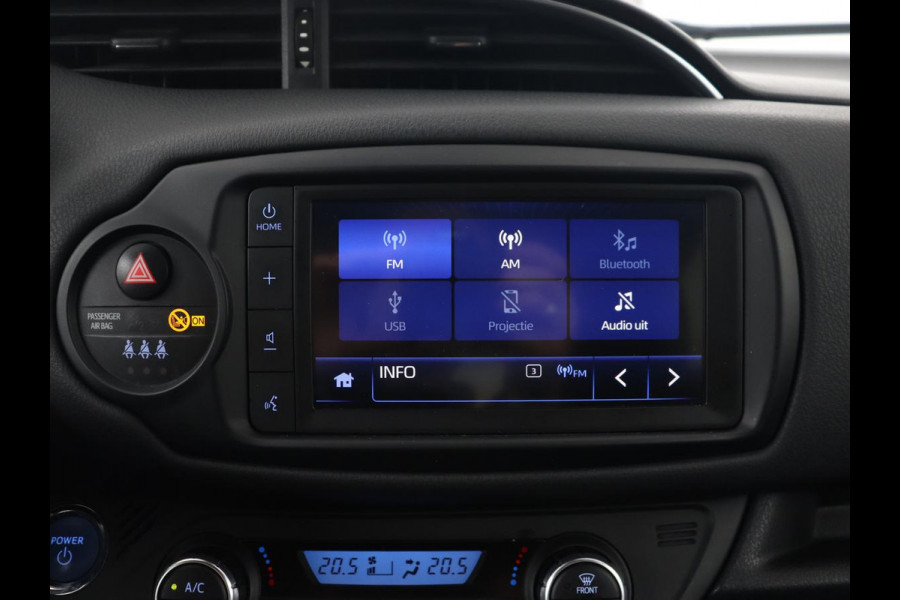 Toyota Yaris 1.5 Hybrid GR Sport | Sportstoelen | Leder/Alcantara | Camera | Climate control | Cruise control | Getint glas | Bluetooth