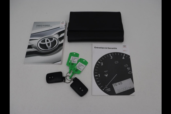 Toyota Yaris 1.5 Hybrid GR Sport | Sportstoelen | Leder/Alcantara | Camera | Climate control | Cruise control | Getint glas | Bluetooth