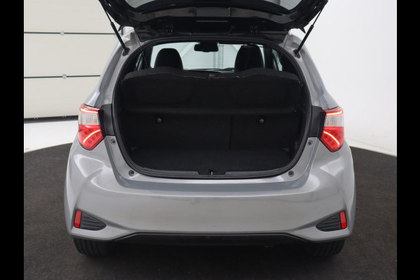 Toyota Yaris 1.5 Hybrid GR Sport | Sportstoelen | Leder/Alcantara | Camera | Climate control | Cruise control | Getint glas | Bluetooth