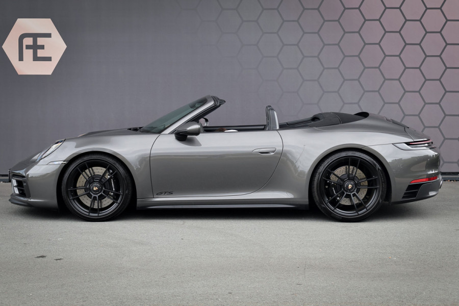 Porsche 911 Cabrio 3.0 Carrera 4 GTS | ACHTERASBESTURING | ADAPTIVE SPORTSTOELLEN PLUS | DECOR MAT CARBON | LICHT DESIGN PACK | SPORT DESIGN