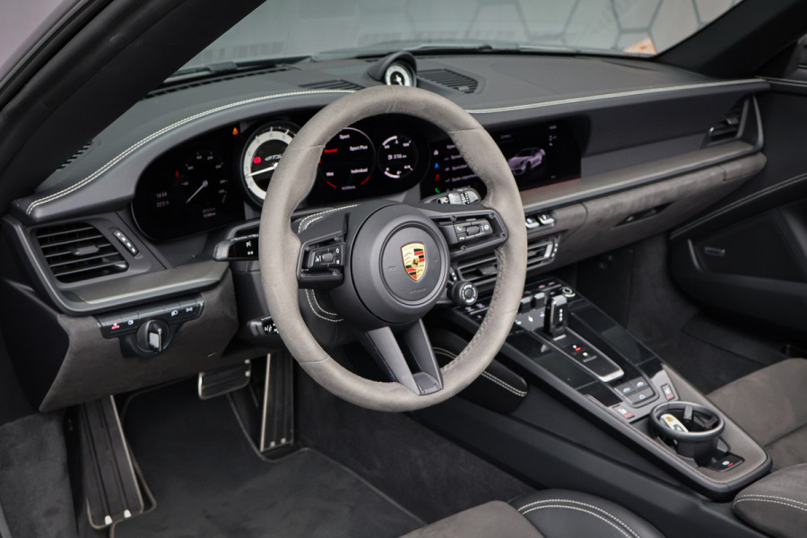 Porsche 911 Cabrio 3.0 Carrera 4 GTS | ACHTERASBESTURING | ADAPTIVE SPORTSTOELLEN PLUS | DECOR MAT CARBON | LICHT DESIGN PACK | SPORT DESIGN