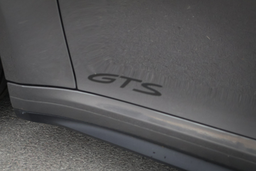 Porsche 911 Cabrio 3.0 Carrera 4 GTS | ACHTERASBESTURING | ADAPTIVE SPORTSTOELLEN PLUS | DECOR MAT CARBON | LICHT DESIGN PACK | SPORT DESIGN