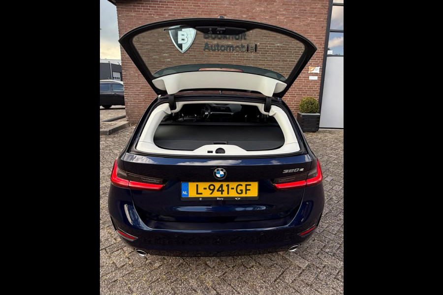 BMW 3 Serie Touring 320e Individual, Laser, Bus. Ed. Plus (NL-auto NAP)