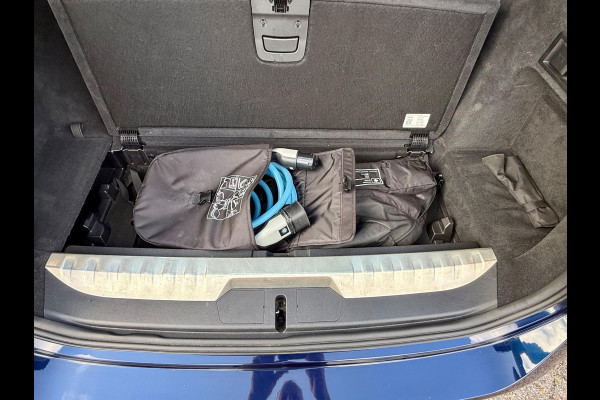 BMW 3 Serie Touring 320e Individual, Laser, Bus. Ed. Plus (NL-auto NAP)