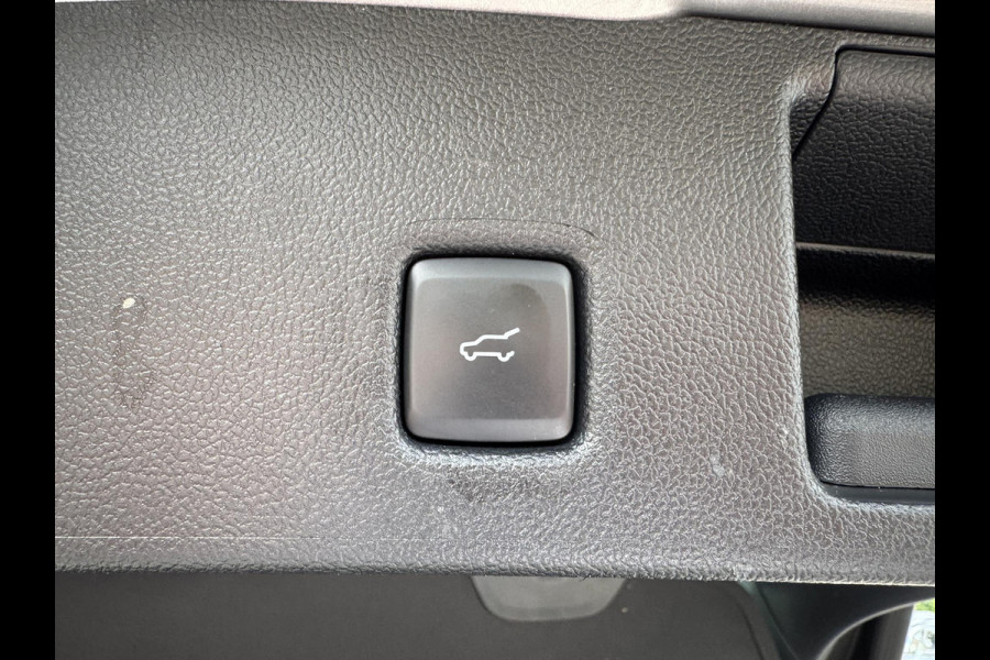 Ford Kuga 2.5 FHEV ST-Line X | SCI | 190pk | Driver Assistance Pack | Winterpack | Panoramadak | Technology Pack | Geen Stekker nodig | All Season banden