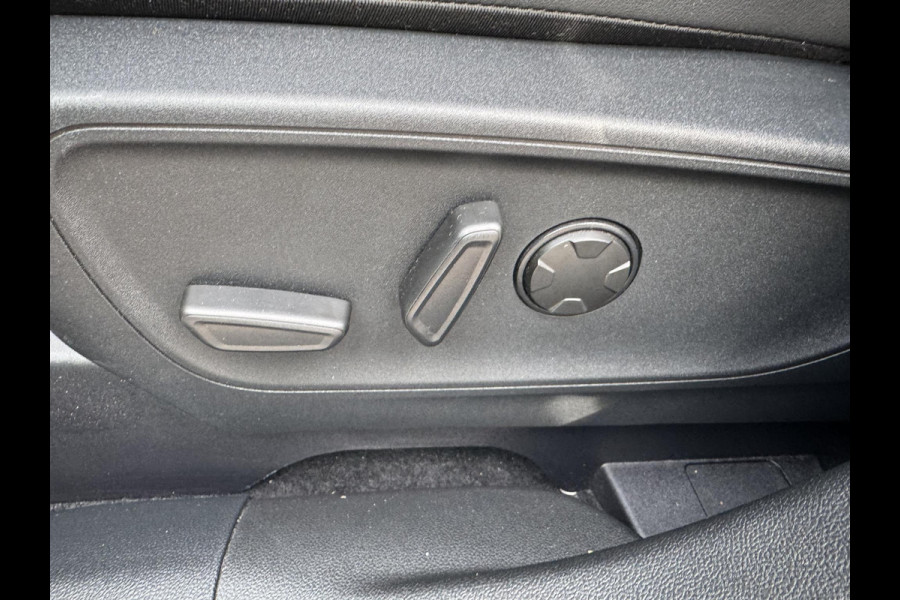 Ford Kuga 2.5 FHEV ST-Line X | SCI | 190pk | Driver Assistance Pack | Winterpack | Panoramadak | Technology Pack | Geen Stekker nodig | All Season banden