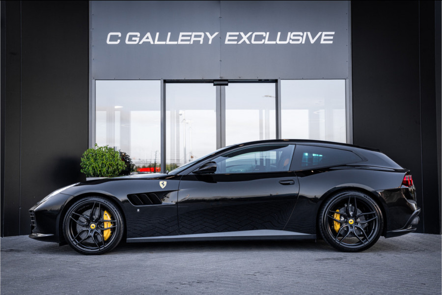 Ferrari GTC4Lusso T 3.9 V8 - Nero Daytona | Passenger Display | Lift | Stoelkoeling | Memory