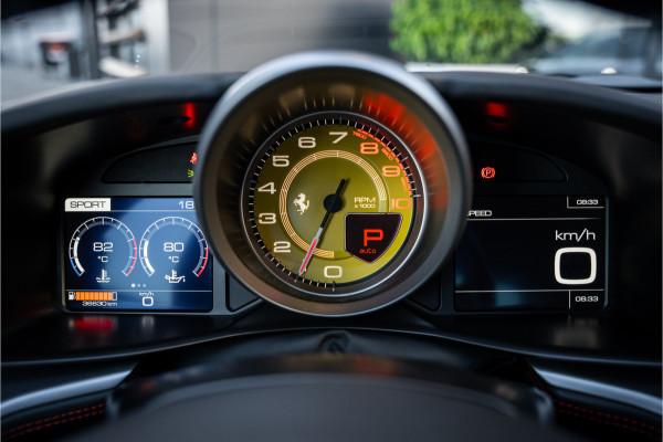 Ferrari GTC4Lusso T 3.9 V8 - Nero Daytona | Passenger Display | Lift | Stoelkoeling | Memory