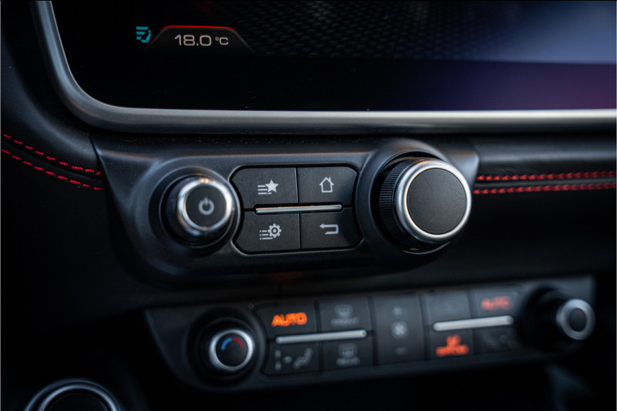 Ferrari GTC4Lusso T 3.9 V8 - Nero Daytona | Passenger Display | Lift | Stoelkoeling | Memory