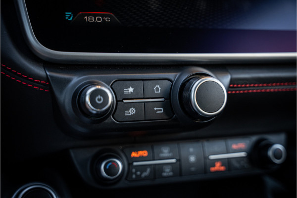 Ferrari GTC4Lusso T 3.9 V8 - Nero Daytona | Passenger Display | Lift | Stoelkoeling | Memory