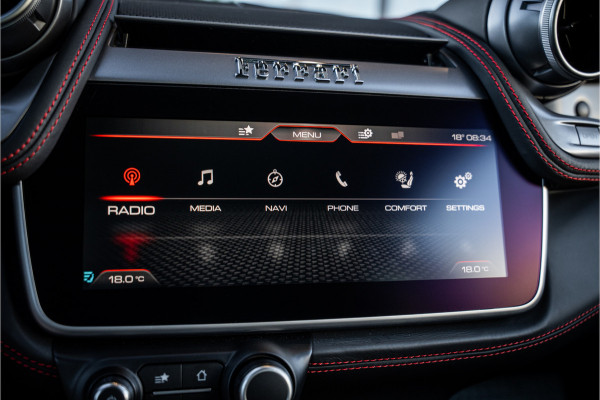 Ferrari GTC4Lusso T 3.9 V8 - Nero Daytona | Passenger Display | Lift | Stoelkoeling | Memory