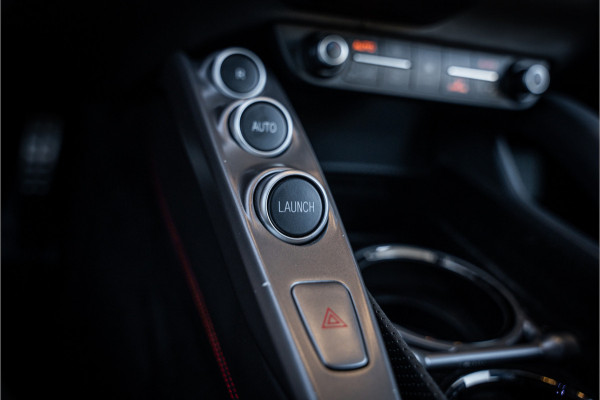 Ferrari GTC4Lusso T 3.9 V8 - Nero Daytona | Passenger Display | Lift | Stoelkoeling | Memory