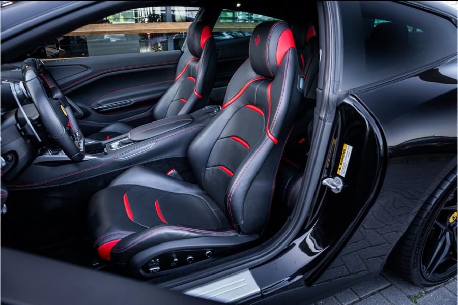 Ferrari GTC4Lusso T 3.9 V8 - Nero Daytona | Passenger Display | Lift | Stoelkoeling | Memory