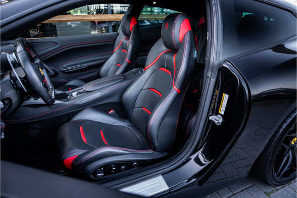 Ferrari GTC4Lusso T 3.9 V8 - Nero Daytona | Passenger Display | Lift | Stoelkoeling | Memory