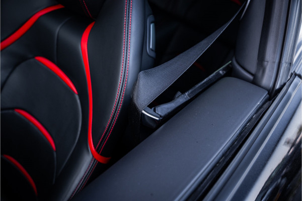 Ferrari GTC4Lusso T 3.9 V8 - Nero Daytona | Passenger Display | Lift | Stoelkoeling | Memory