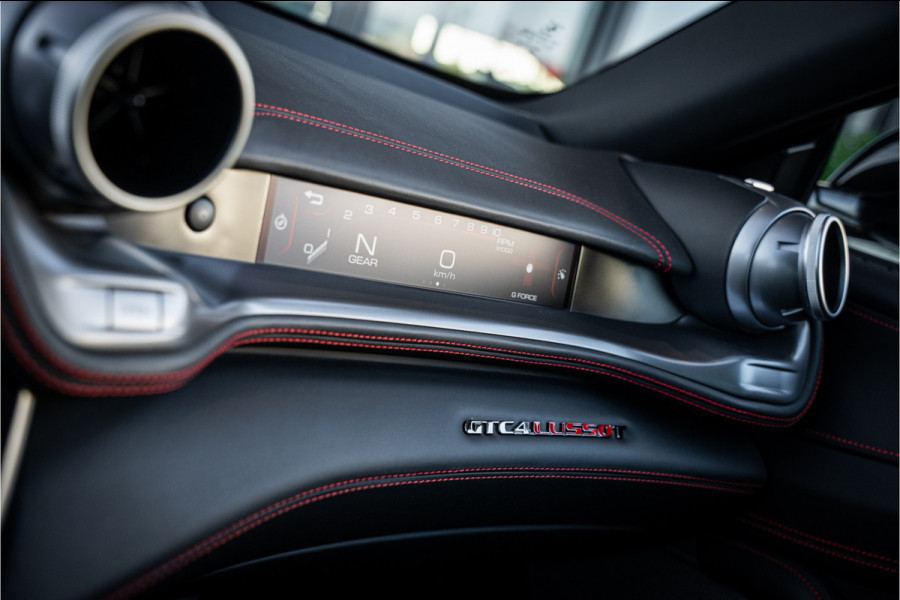Ferrari GTC4Lusso T 3.9 V8 - Nero Daytona | Passenger Display | Lift | Stoelkoeling | Memory