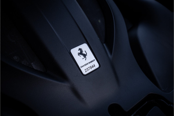 Ferrari GTC4Lusso T 3.9 V8 - Nero Daytona | Passenger Display | Lift | Stoelkoeling | Memory