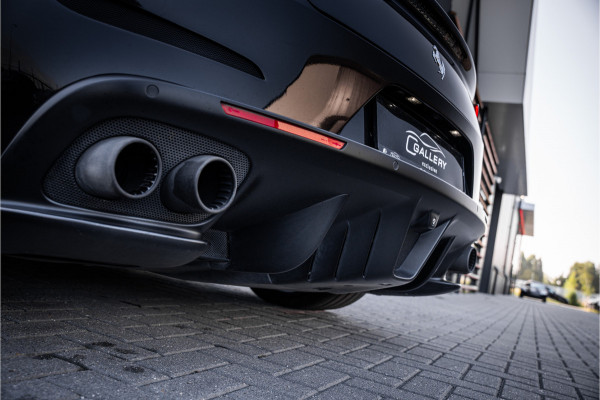 Ferrari GTC4Lusso T 3.9 V8 - Nero Daytona | Passenger Display | Lift | Stoelkoeling | Memory