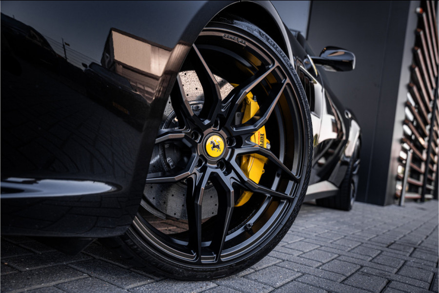 Ferrari GTC4Lusso T 3.9 V8 - Nero Daytona | Passenger Display | Lift | Stoelkoeling | Memory