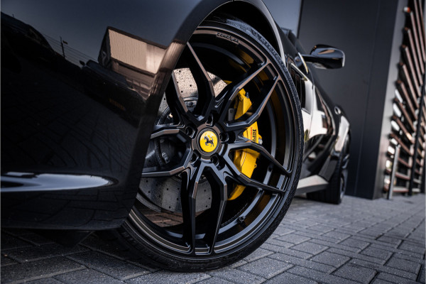 Ferrari GTC4Lusso T 3.9 V8 - Nero Daytona | Passenger Display | Lift | Stoelkoeling | Memory