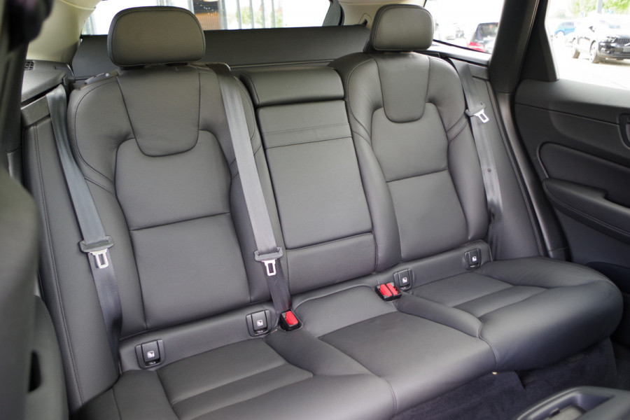 Volvo XC60 2.0 T8 Plug-in Hybrid AWD Inscription 390 PK, Panoramadak, 360 Camera, Leder