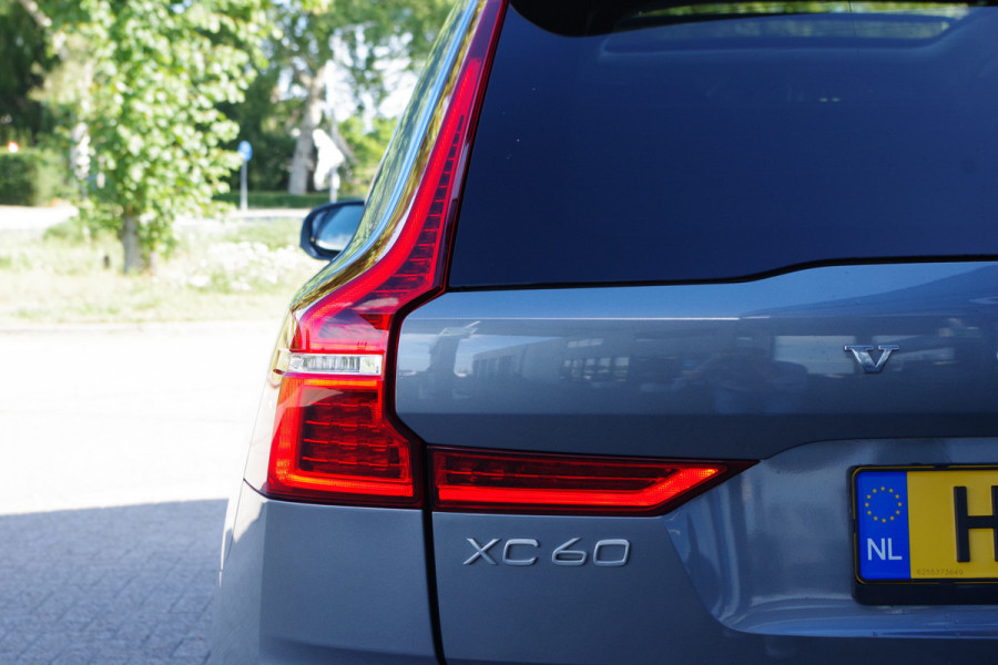 Volvo XC60 2.0 T8 Plug-in Hybrid AWD Inscription 390 PK, Panoramadak, 360 Camera, Leder