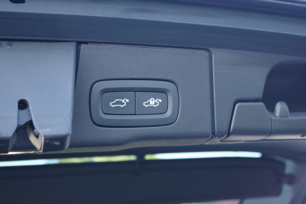 Volvo XC60 2.0 T8 Plug-in Hybrid AWD Inscription 390 PK, Panoramadak, 360 Camera, Leder