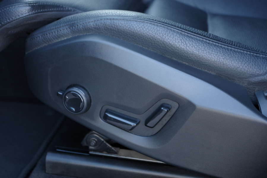 Volvo XC60 2.0 T8 Plug-in Hybrid AWD Inscription 390 PK, Panoramadak, 360 Camera, Leder
