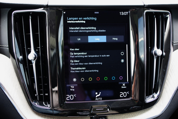 Volvo XC60 2.0 T8 Plug-in Hybrid AWD Inscription 390 PK, Panoramadak, 360 Camera, Leder