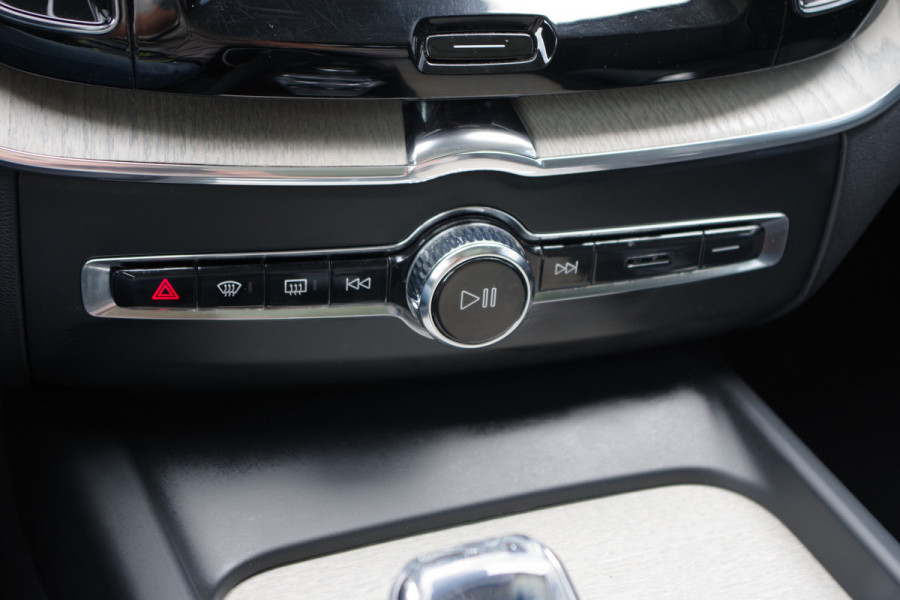 Volvo XC60 2.0 T8 Plug-in Hybrid AWD Inscription 390 PK, Panoramadak, 360 Camera, Leder