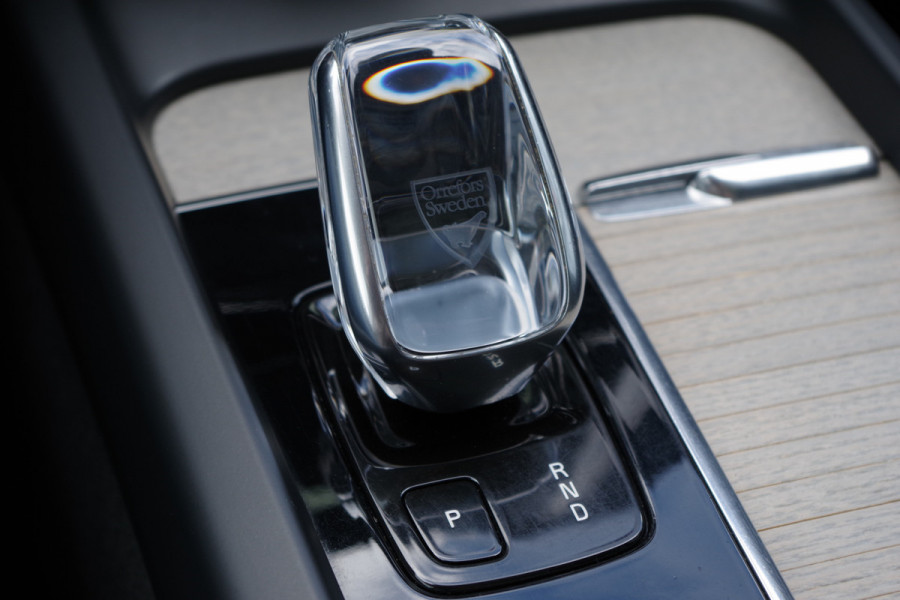 Volvo XC60 2.0 T8 Plug-in Hybrid AWD Inscription 390 PK, Panoramadak, 360 Camera, Leder