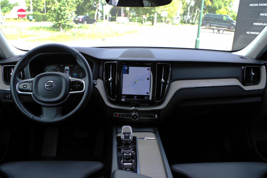 Volvo XC60 2.0 T8 Plug-in Hybrid AWD Inscription 390 PK, Panoramadak, 360 Camera, Leder