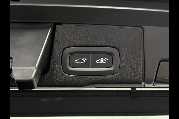 Volvo XC60 2.0 T6 Plug-in hybrid Black Edition | Open dak | Long Range | Trekhaak | Adapt. cruise control | Carplay |