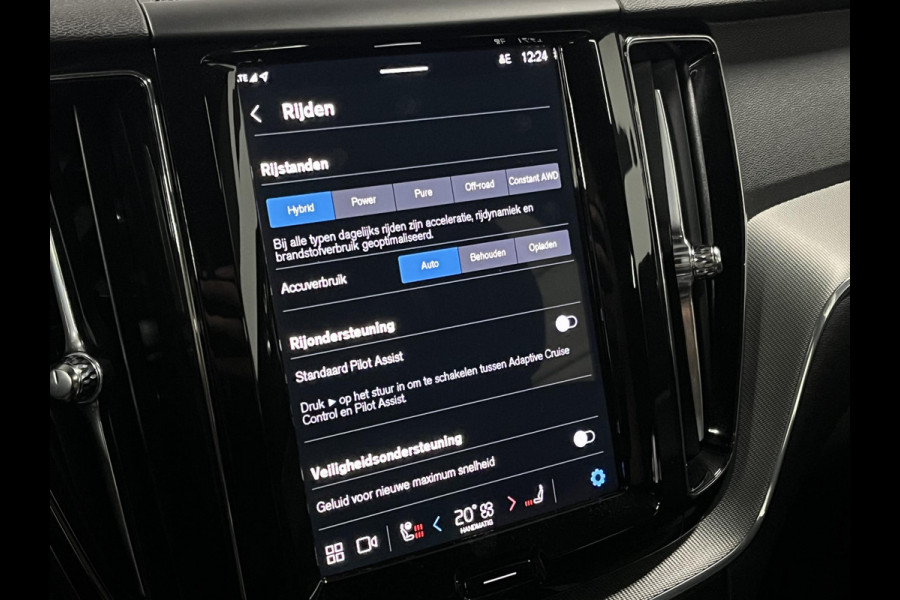 Volvo XC60 2.0 T6 Plug-in hybrid Black Edition | Open dak | Long Range | Trekhaak | Adapt. cruise control | Carplay |